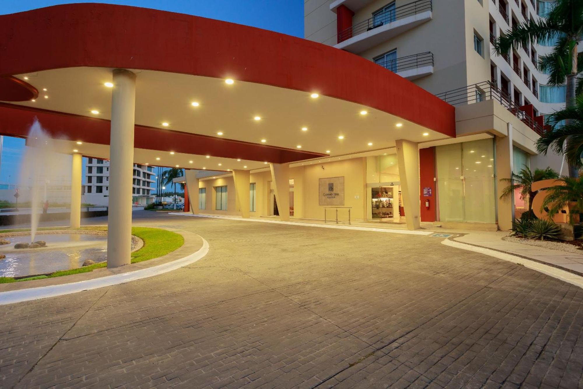 Camino Real Veracruz Esterno foto Entrance of the hotel