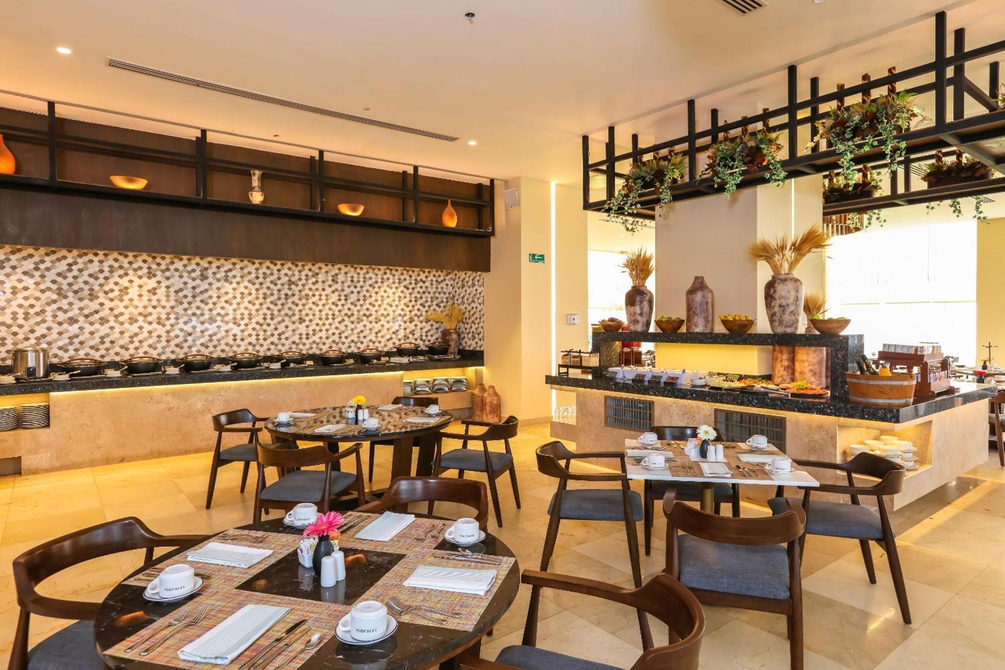 Camino Real Veracruz Esterno foto The restaurant at the hotel