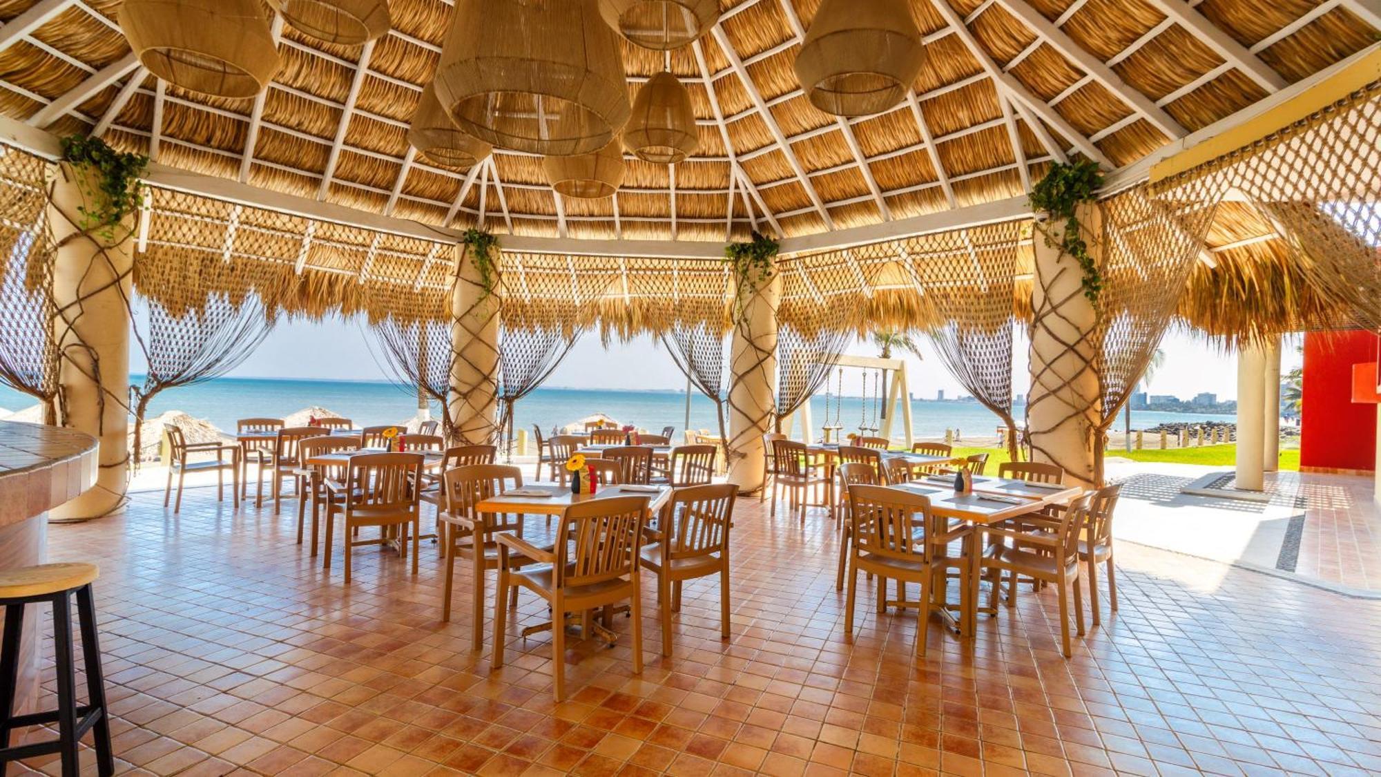Camino Real Veracruz Esterno foto Restaurant in the resort