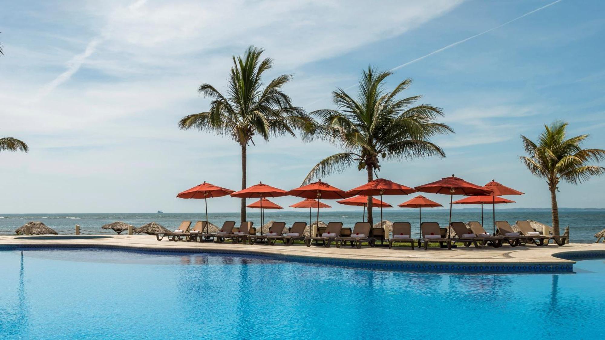 Camino Real Veracruz Esterno foto The pool at the Sheraton Nha Trang Hotel & Spa Resort
